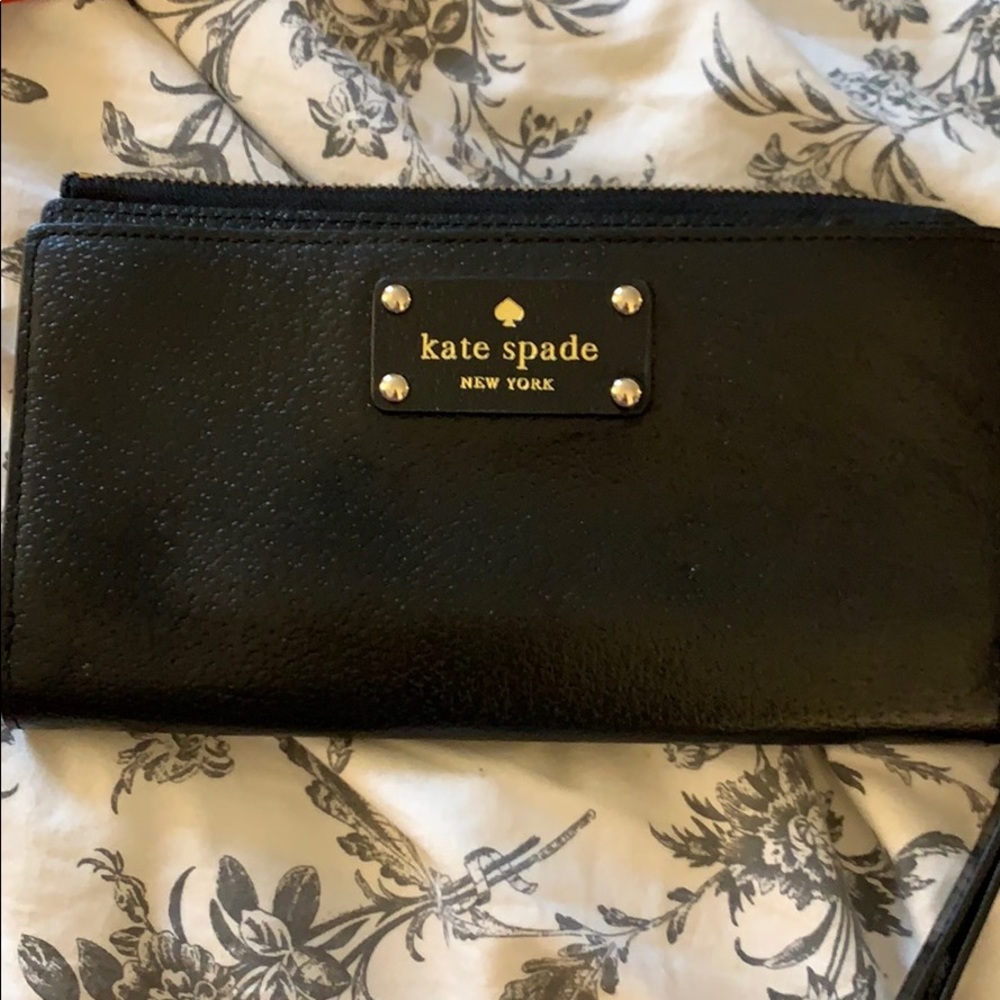 Kate Spade wristlet/wallet - Like new